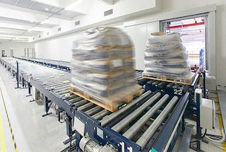 Palletised conveyor systems can connect different areas in the same warehouse