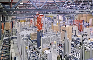 Pallet conveying systems streamline the supply of goods to automated pick stations