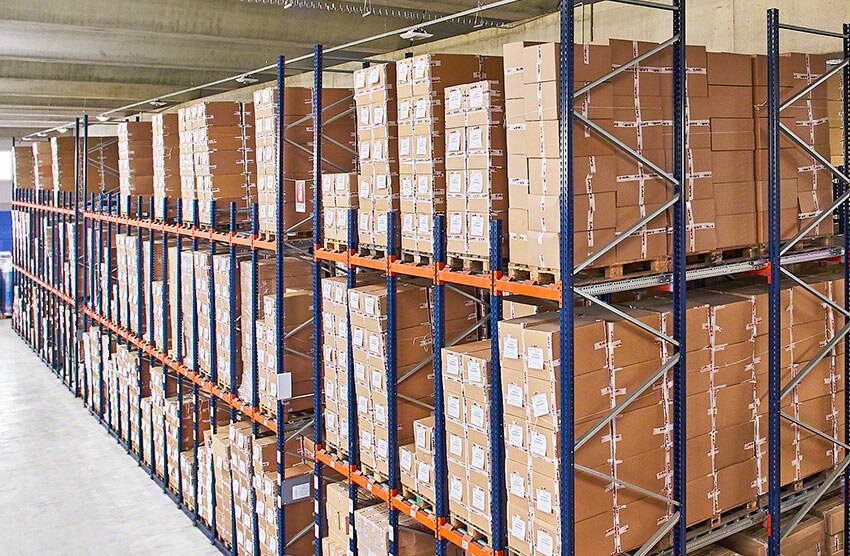 Pallet flow racking is a storage system with many advantages Pallet flow racking is a storage system with many advantages