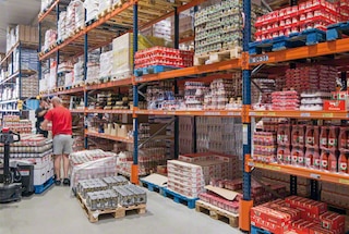 Pallet rack shelving allows for picking on the lower levels