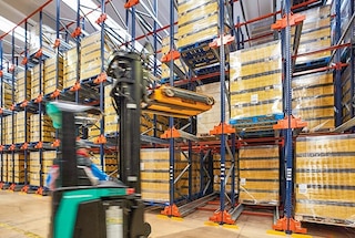 The Pallet Shuttle system is recommended for warehouses with massive inbound/outbound flows