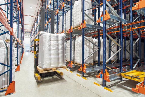 Shuttle racking saves energy costs in cold stores