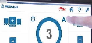 The pallet selector allows users to choose the type of pallet to be handled