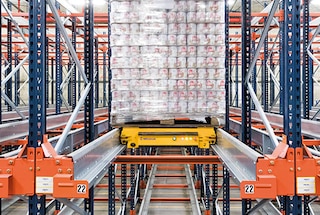 The shuttle moves the pallet to the deepest free location