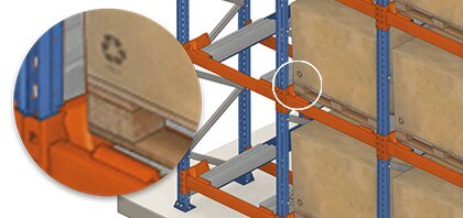 Pallet centralisers facilitate loading and unloading in push-back racks