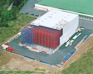 The warehouse is precisely designed to fit the available surface area The warehouse is precisely designed to fit the available surface area