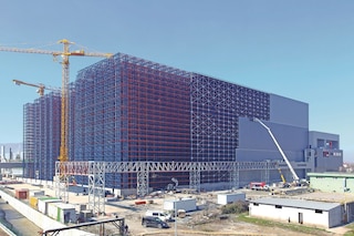 A rack clad warehouse facilitates and economises the building’s construction