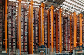 Stacker cranes greatly leverage warehouse space Stacker cranes greatly leverage warehouse space