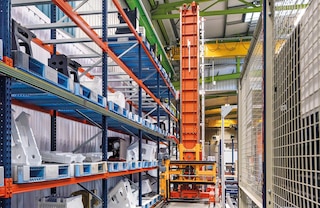Automatic trilateral stacker cranes can be installed in low-bay warehouses