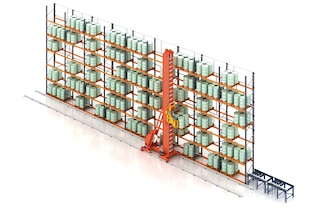 Trilateral stacker cranes work with single-deep conventional pallet racking