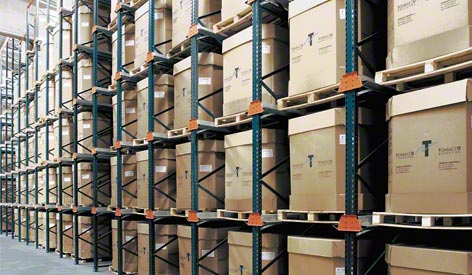 Drive-in pallet racking