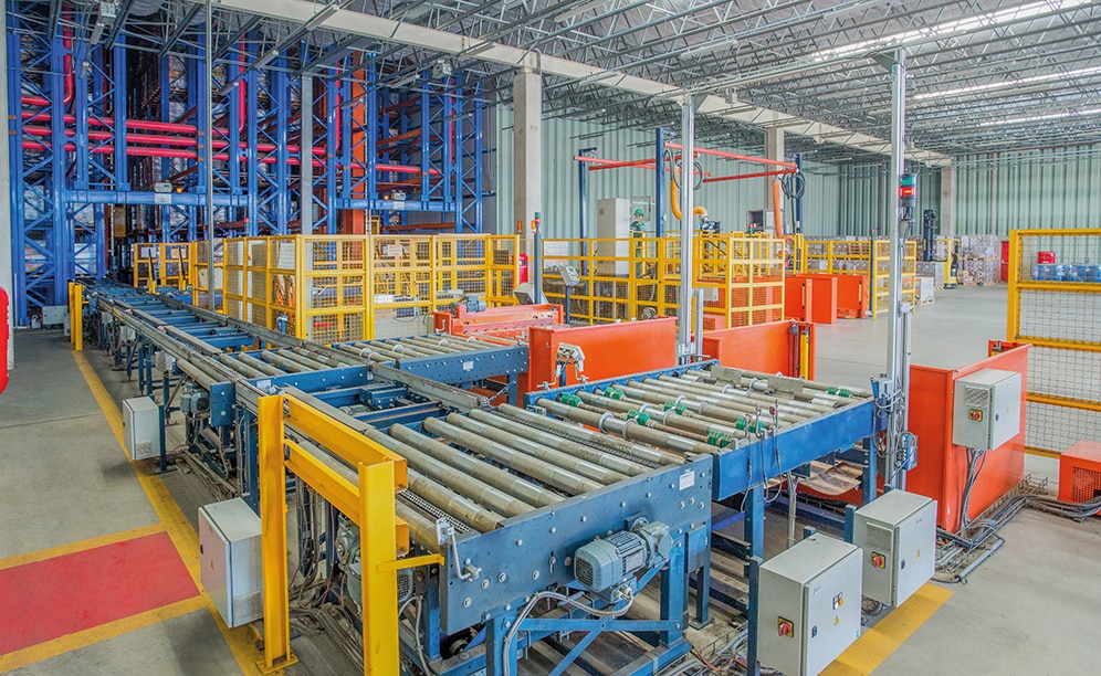 BASF’s new clad-rack warehouse has a capacity to locate more than 8,160 pallets