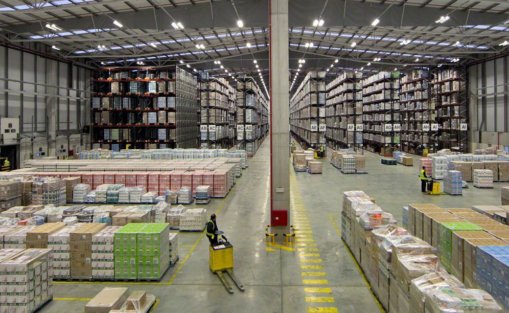 Warehouse A: Pallet Shuttle system with conventional pallet racks