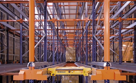 The high-density Pallet Shuttle system multiplies efficiency in the supply of medical devices