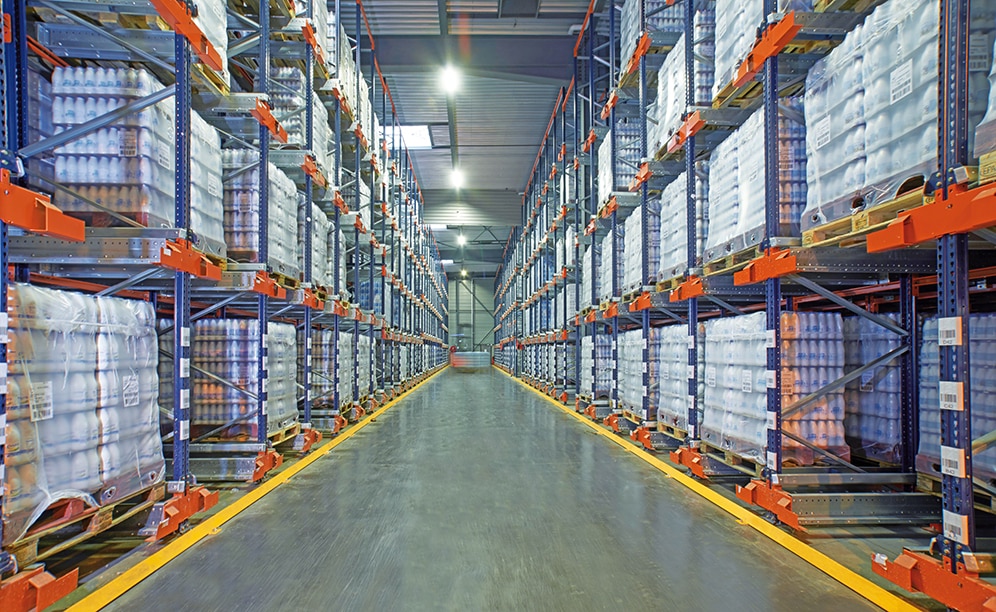 The SLVA warehouse can store a total of 7,424 pallets in an area of 2,829 m²